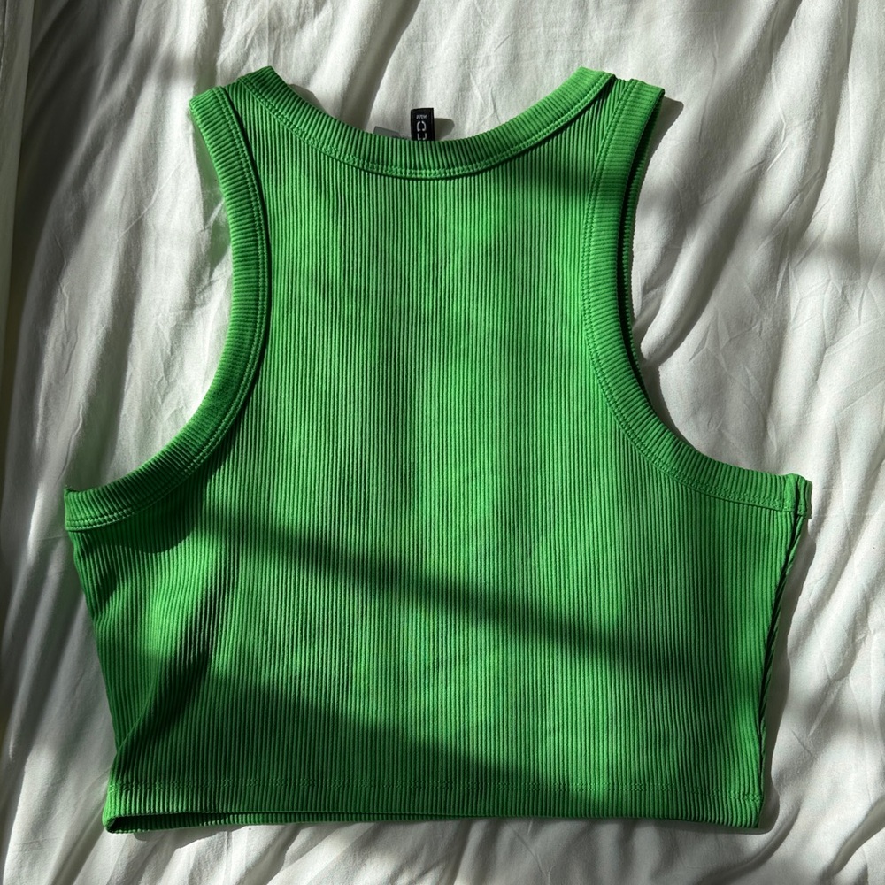 Ribbed Crop Tank Top - Picture 2 of 2